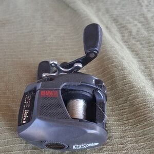 Daiwa Black Low-Profile Baitcasting Reel